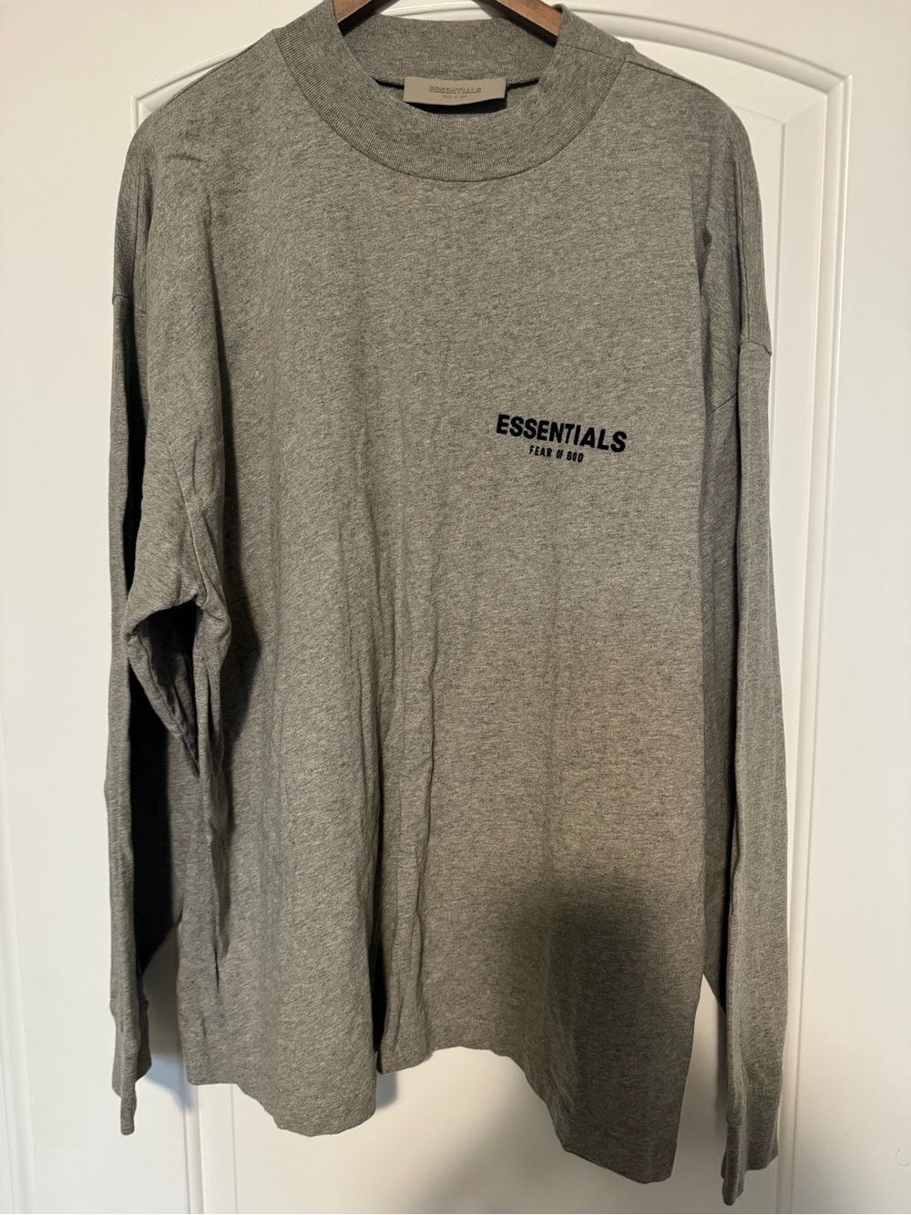 Men's Essentials Gray Long Sleeve Tee